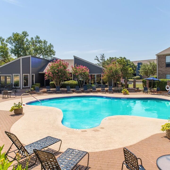 MC 3 spa and clubhouse area at apartment community in Abilene